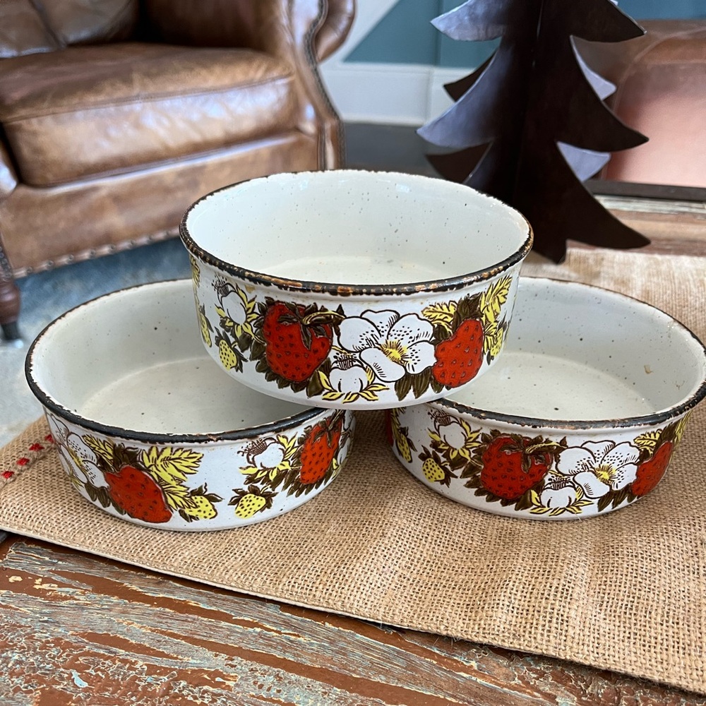 3 Vintage Stonehenge Midwinter Strawberry Soup Bowls Dishes ENGLAND Cottage Core